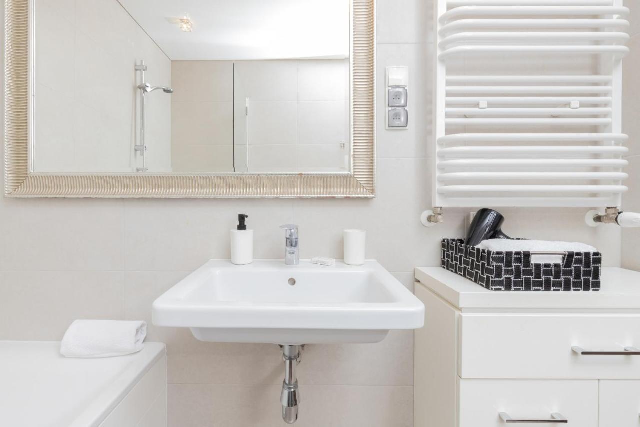 Old Town Neptun Apartments By Noclegi Renters غدانسك المظهر الخارجي الصورة